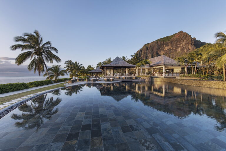 Select Green Hotels LUX Le Morne pool