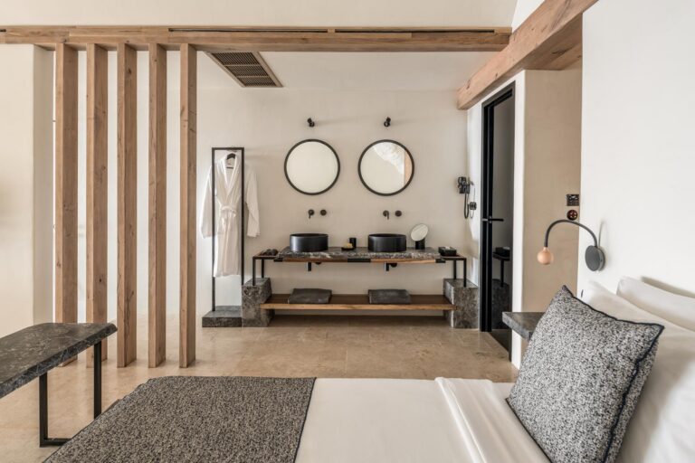 Select Green Hotels ACRO Wellness Suites bedroom