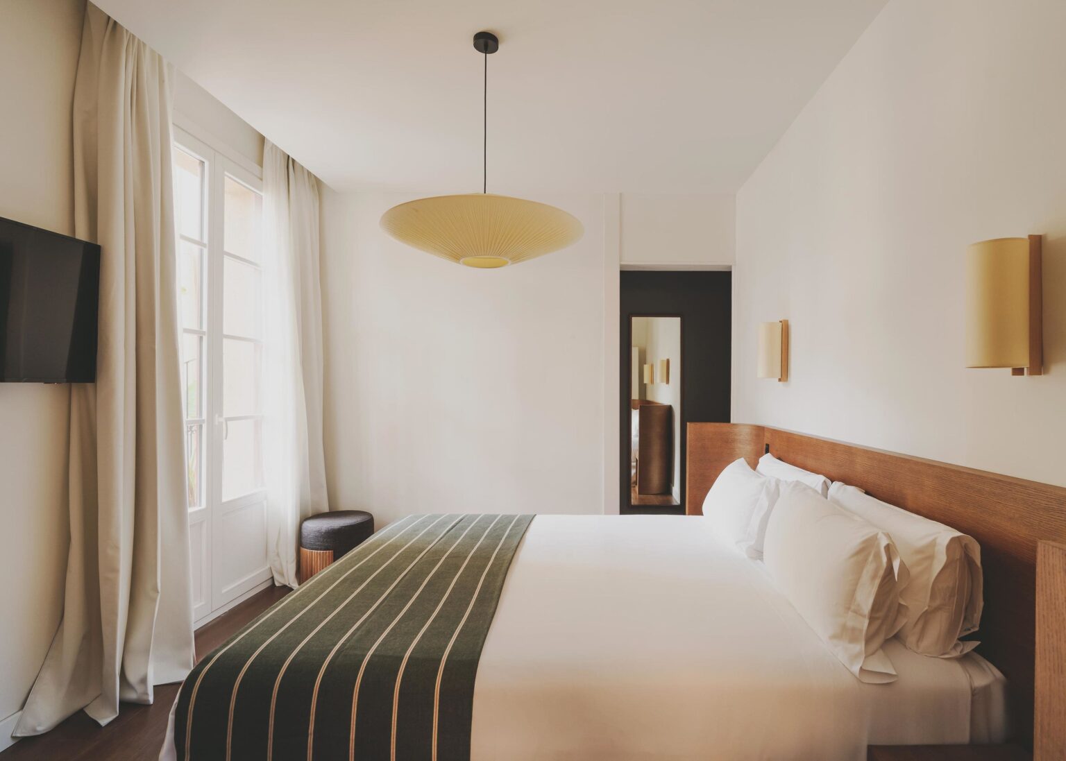 Select Green Hotels Hotel Regina Barcelona duo inner room