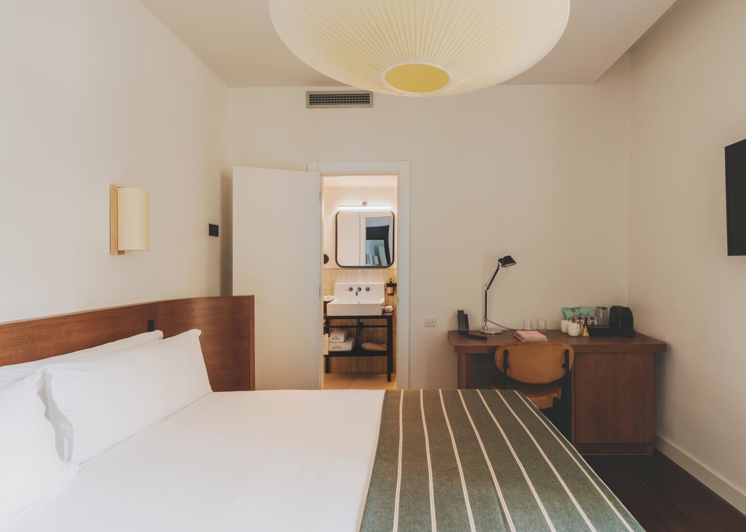 Select Green Hotels Hotel Regina Barcelona room