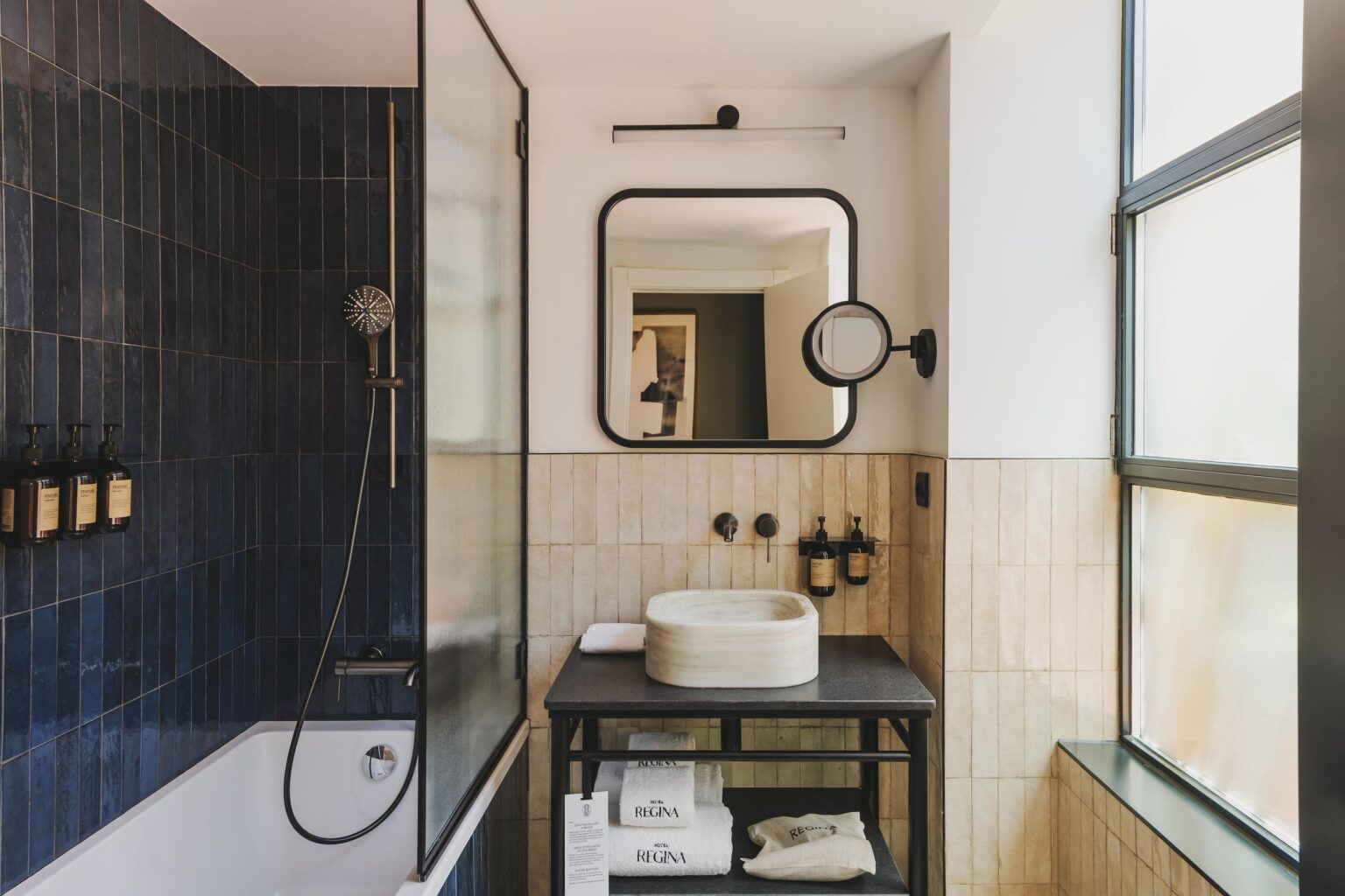 Select Green Hotels Hotel Regina Barcelona bathroom