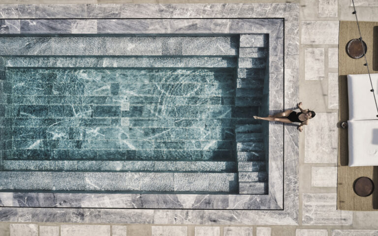 Select Green Hotels Nomad Mykonos Pool aus der Vogelperspektive