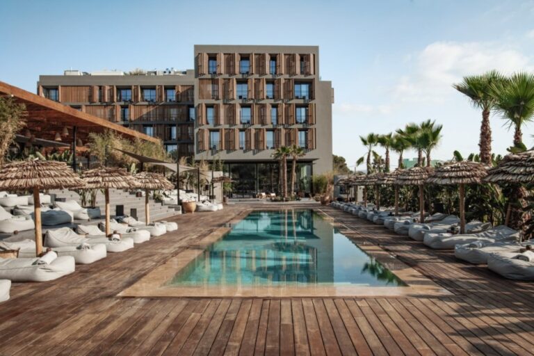 Select Green Hotels OKU Ibiza pool